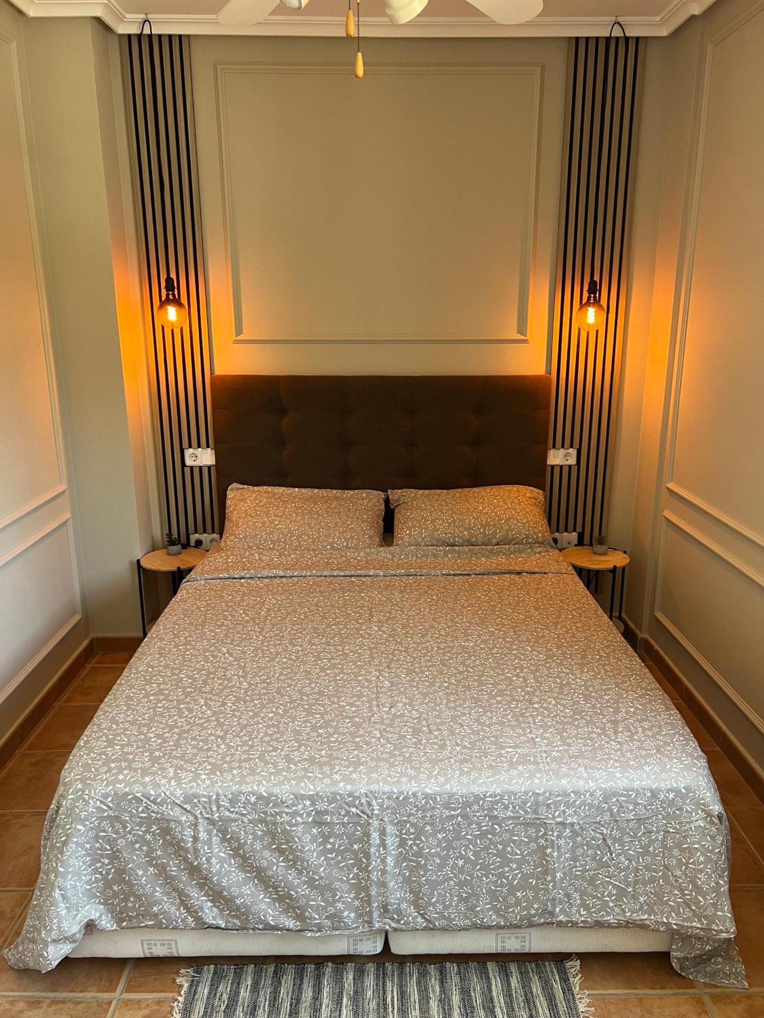 Casa Rodasa - 2 Bedrooms, Roof Terrace, Airco, Front-terrace, Back-patio, Communal Pool, Etc